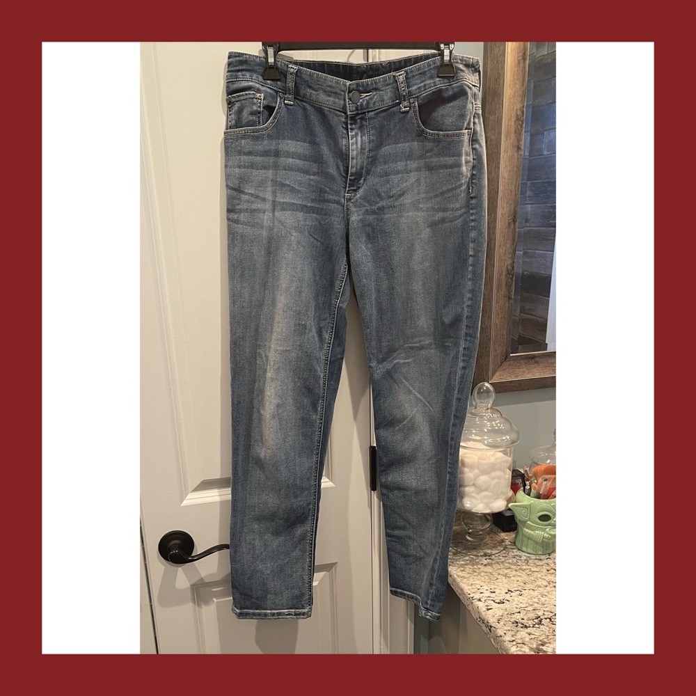 Chico’s ultimate fit Platinum Jeans Sz 1